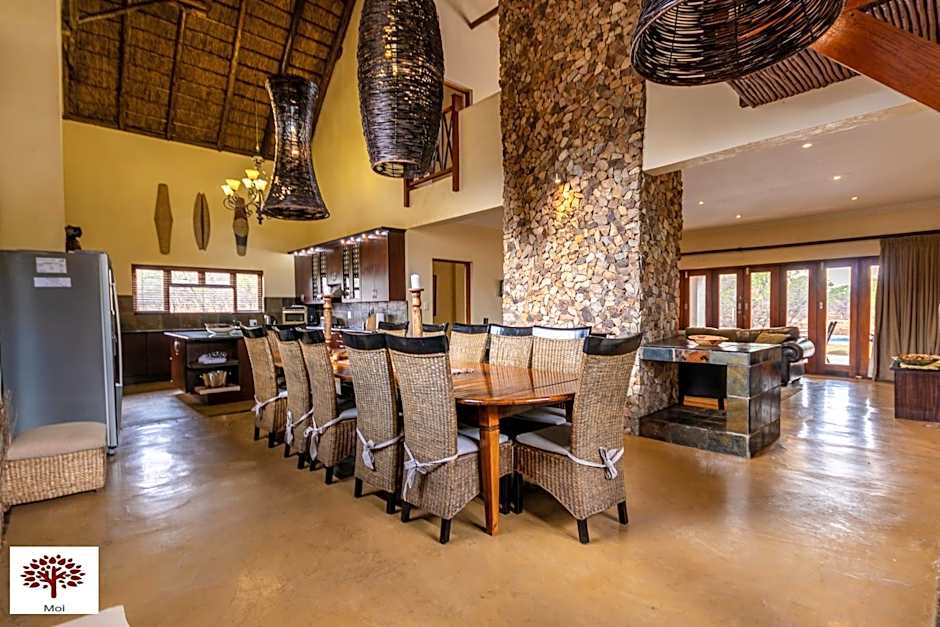 Zebula Golf and Wildlife Estate - Aardwolf Pax 10 - Moi Signature Luxury villa