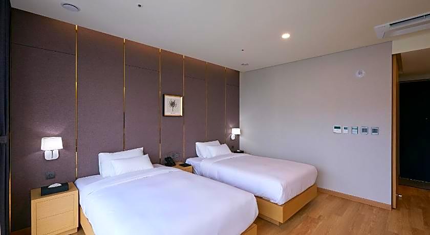 CS Hotel