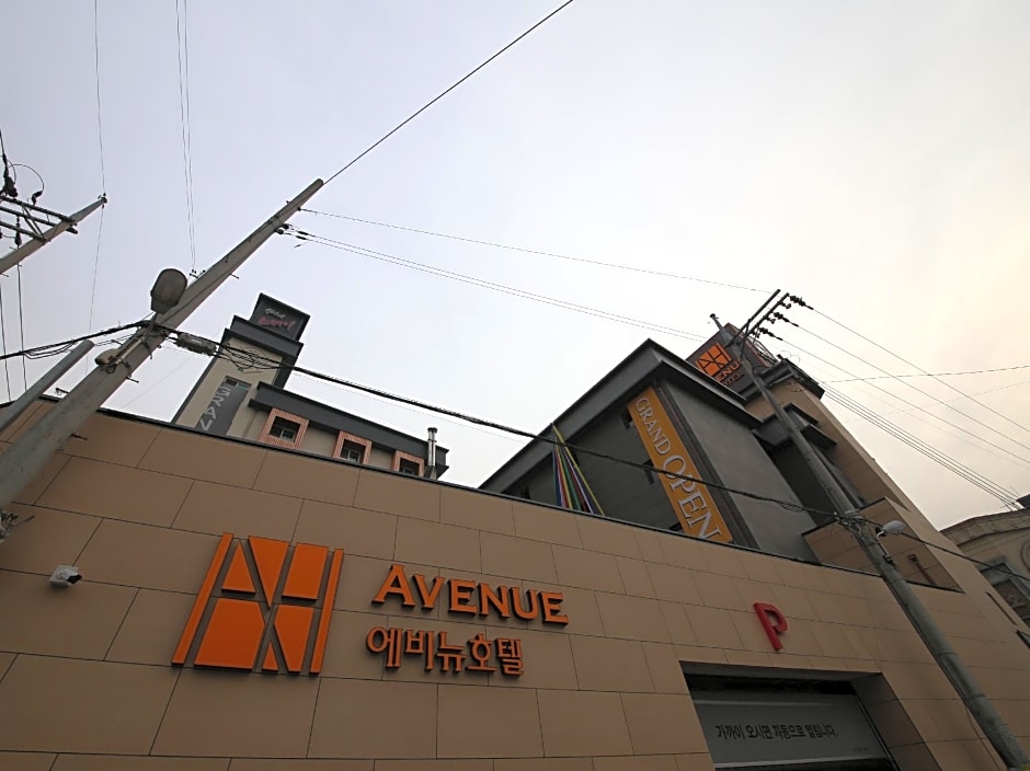 Avenue Hotel