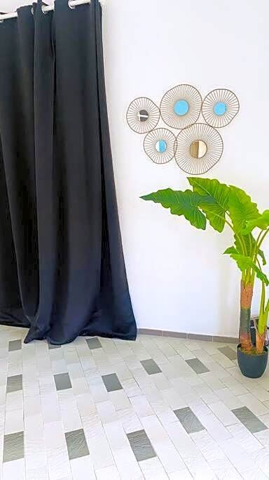 Urban Zen Appart Spacieux studio atypique avec bain a remous proche de tout