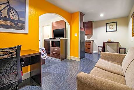 Efficiency Suite with Two Double Beds - Non-Smoking