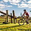Twin Coast Adventures Motel & Cycle Hire