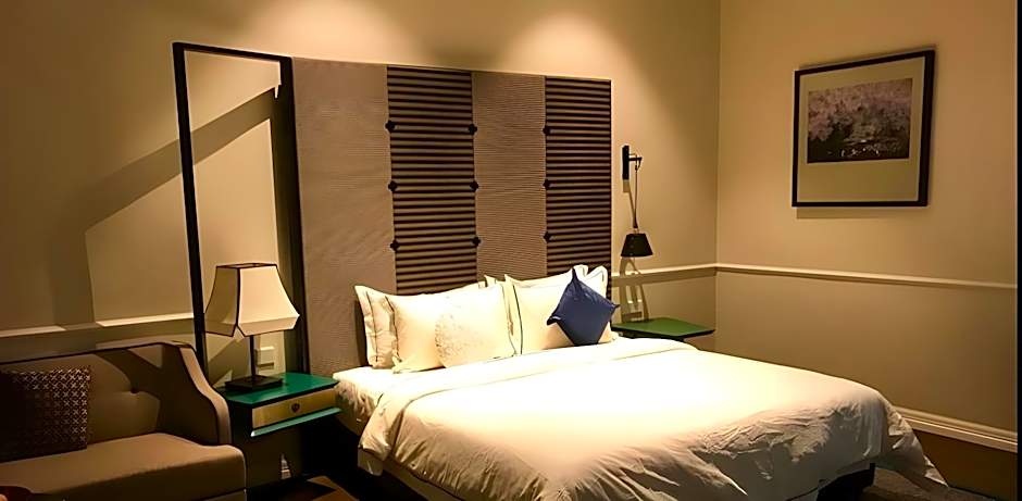 The Edison George Town