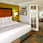 La Quinta Inn & Suites by Wyndham Salt Lake City Airport