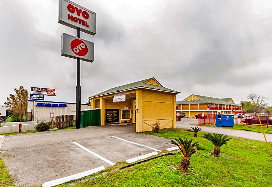 OYO Hotel San Antonio Lackland near Seaworld