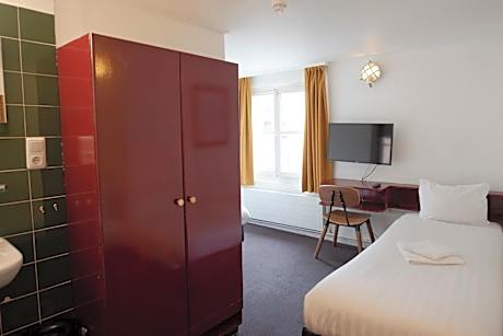 Triple Room with Shared Bathroom