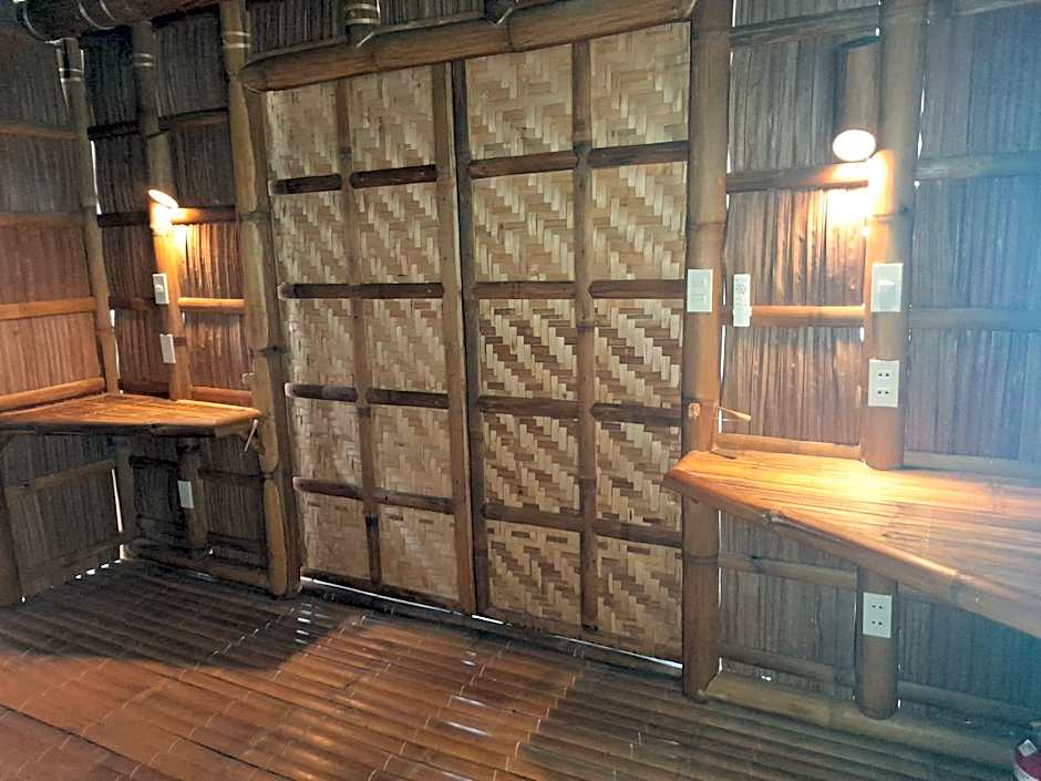 Kookoo's nest eco-lodge