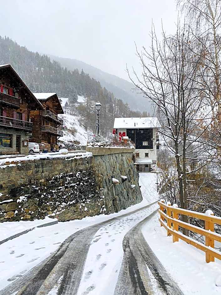 Qi-Lin Hotel Restaurant