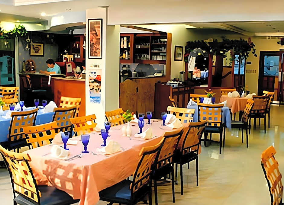 Crown Royale Hotel