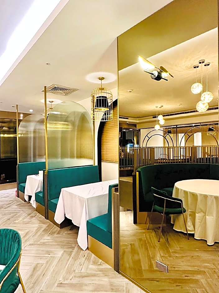 Hamp Court Palace Taipei