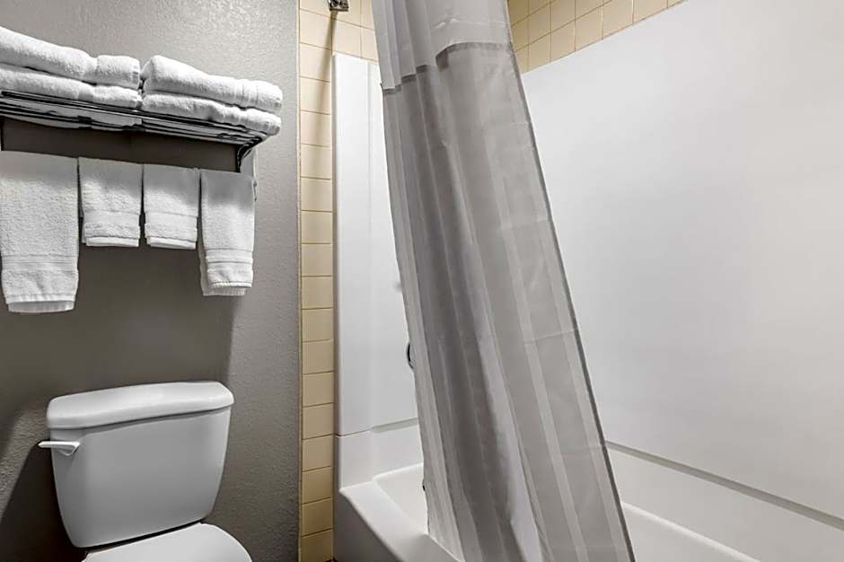 AmericInn by Wyndham Delafield