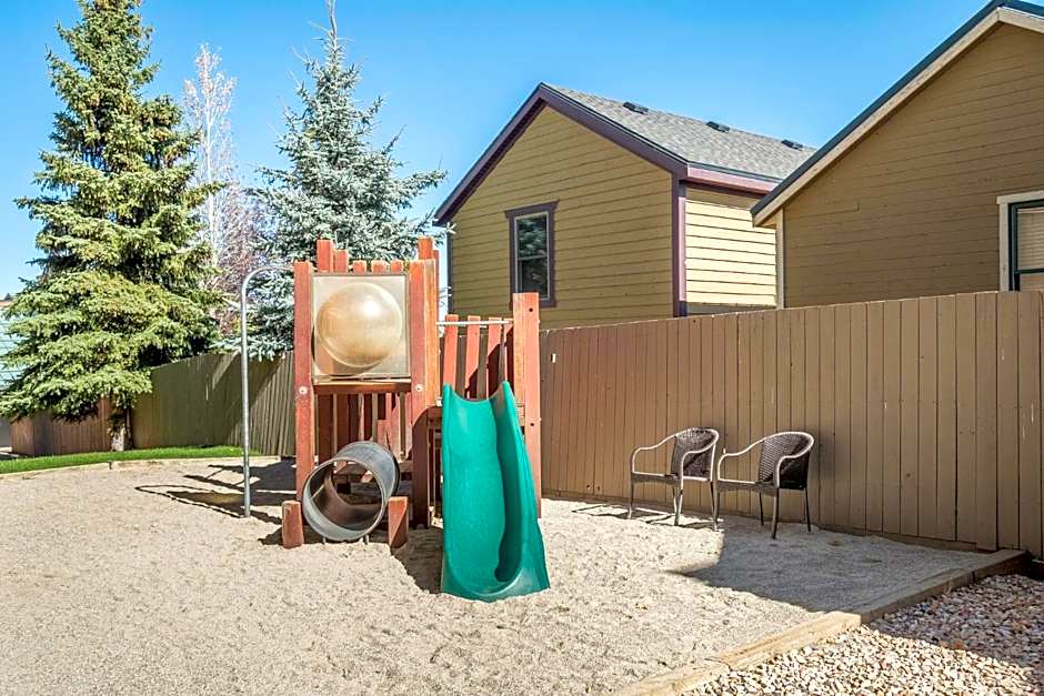 Sweetwater Lift Lodge
