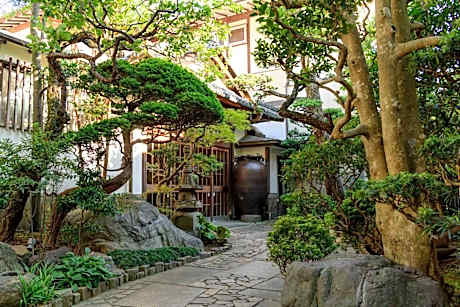 Atami Onsen Sakuraya Ryokan