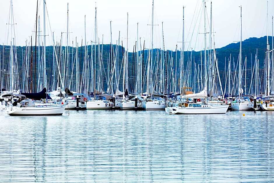 Mirage Hotel Newport