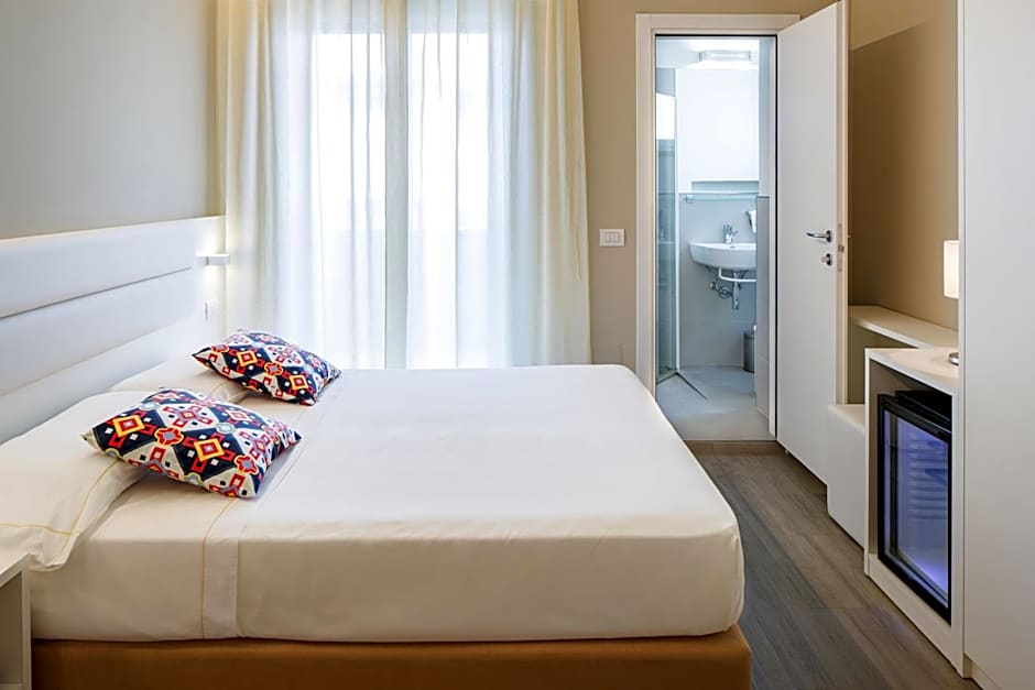 UNA HOTELS Imperial Beach Hotel