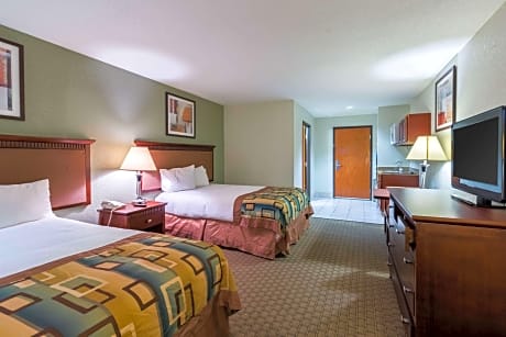 2 Double Beds, Efficiency, Smoking