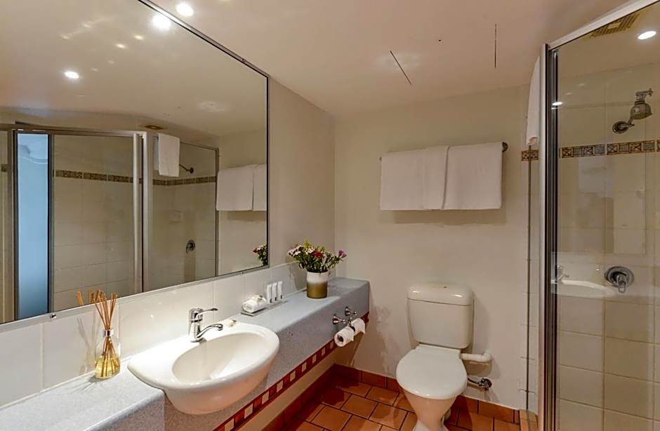 Burnett Riverside Hotel