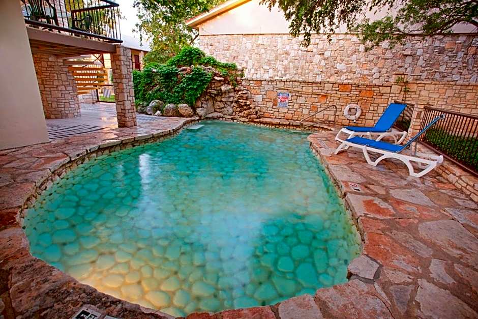 Inn Of The Hills Hotel And Conference Center