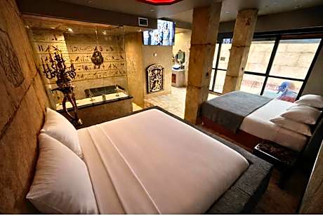 Suite with Private Pool