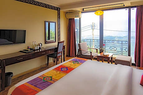 King Room with Mountain View