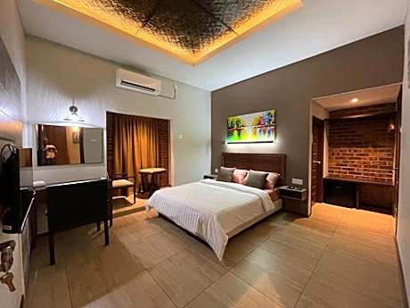 Deluxe Double Room with Balcony