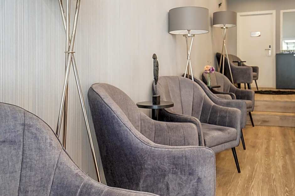 Dinya Lisbon Hotel & Lounge Bar