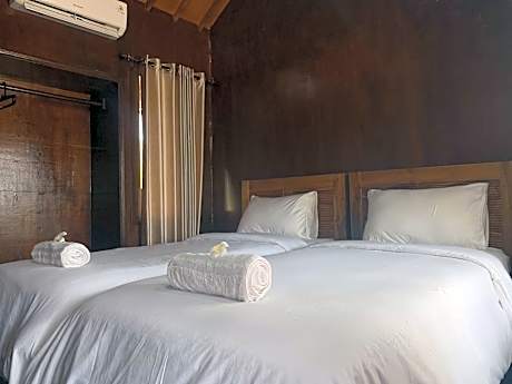 Standard Twin Room with Sea View