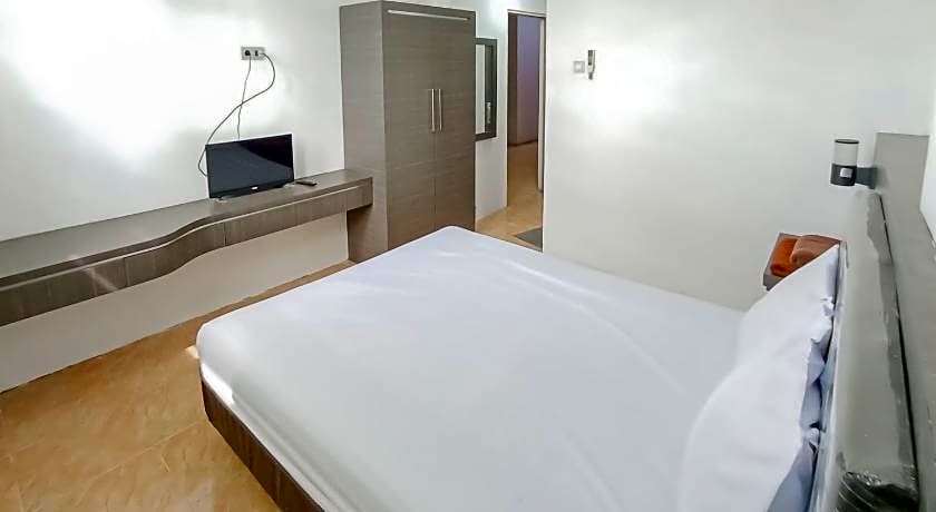 RedDoorz Syariah near Q-Mall Banjarbaru