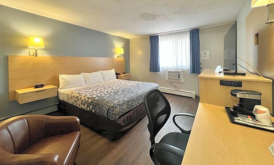 Econo Lodge Motel Village