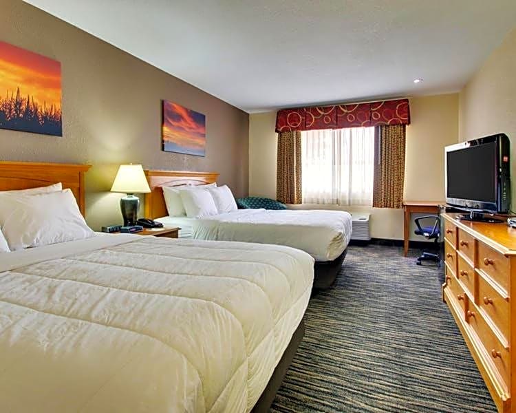 EverSpring Inn & Suites