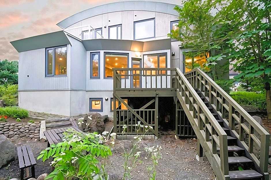 Fresh Powder Accommodation