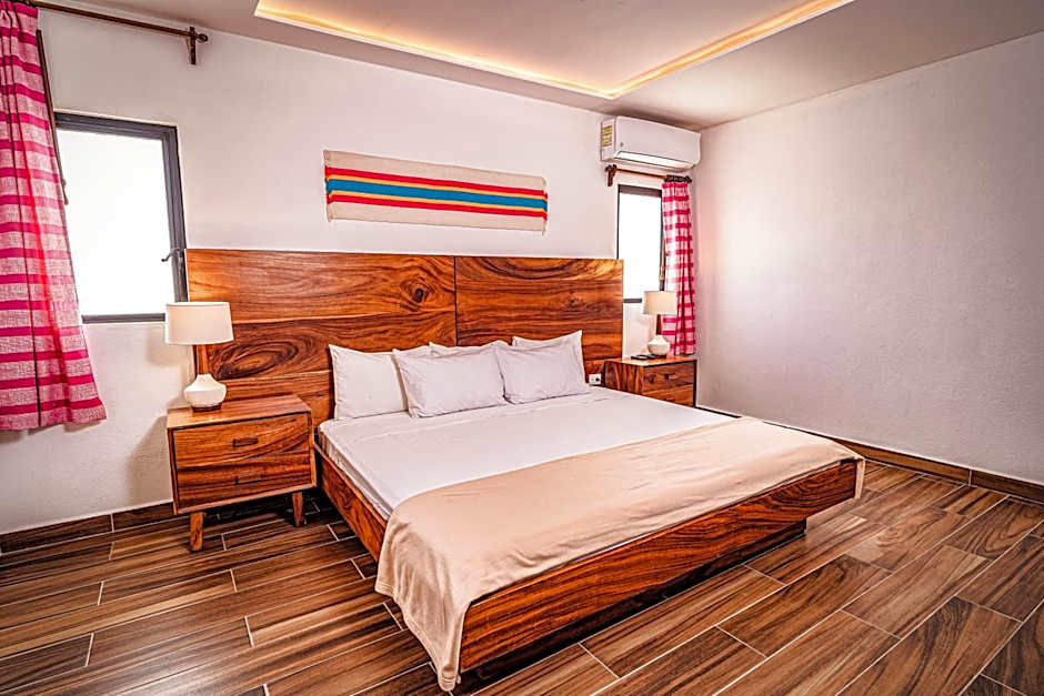 Nomads Party Hostel – Cancun, TX