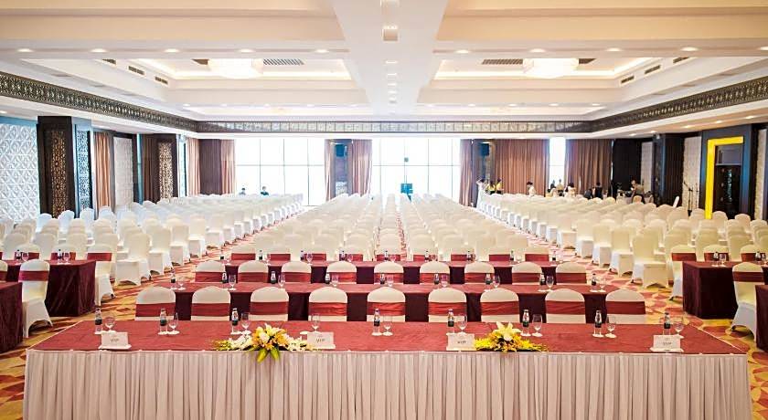 Muong Thanh Luxury Nhat Le Hotel