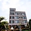 Plus 33 Hotel