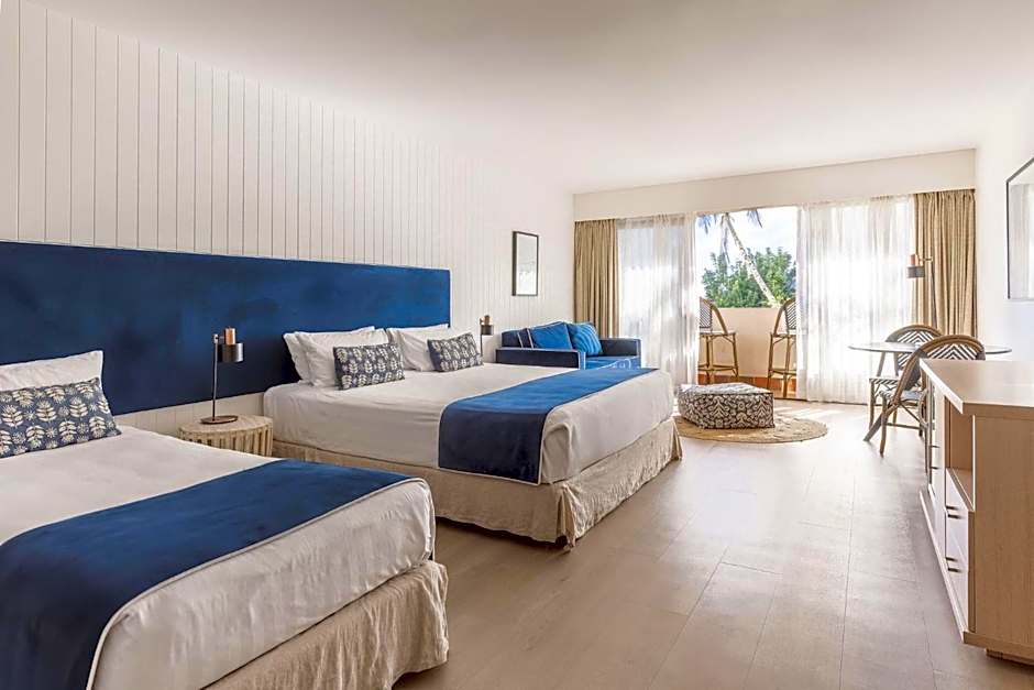 Waves Hotel Byron Bay