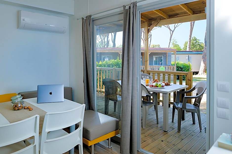 hu Park Albatros village