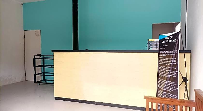 RedDoorz near Stasiun Batang