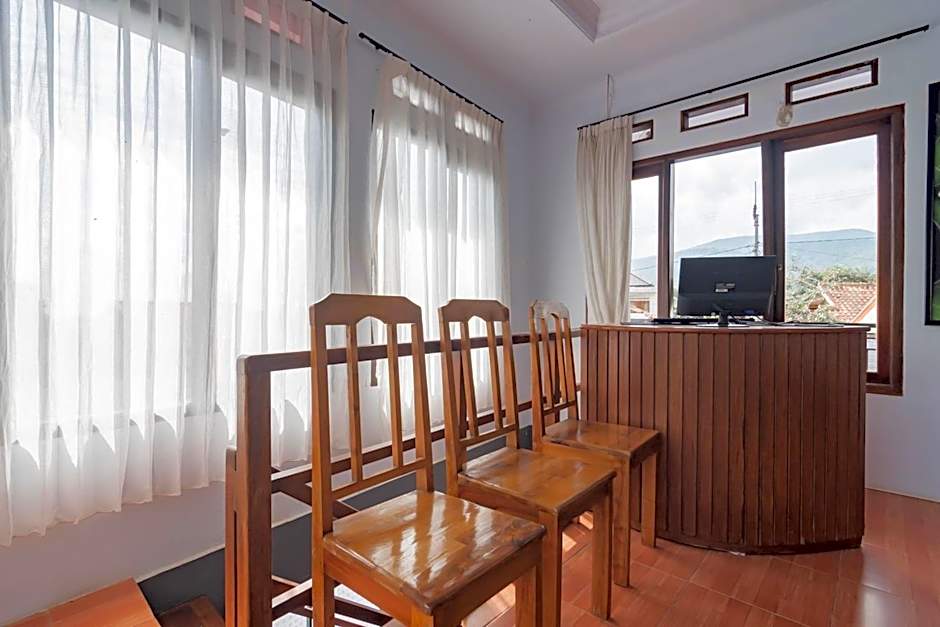 Erika Homestay Lembang Mitra RedDoorz