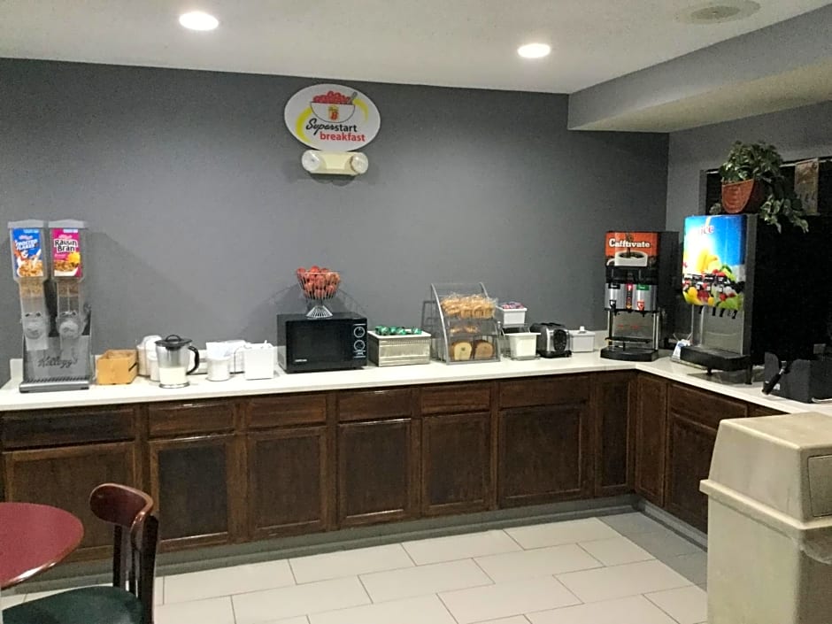 Super 8 by Wyndham Greer/Spartanburg Area