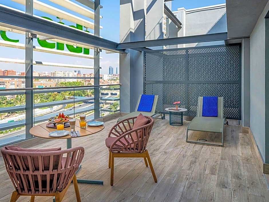 Photo 1 of 7 of Deluxe, Terrace