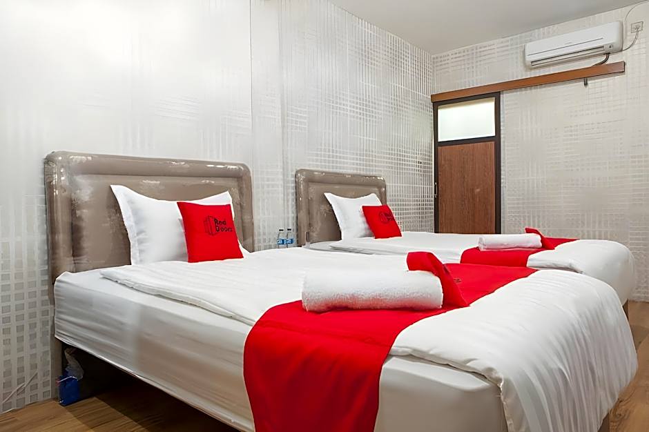 RedDoorz near Pelabuhan Tanjung Perak 2 Surabaya