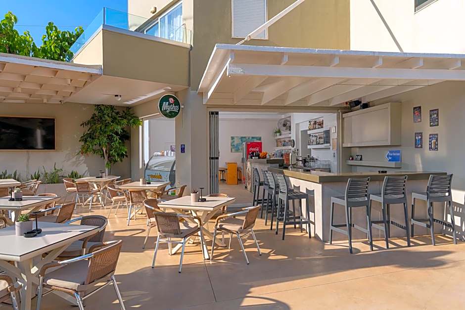 Blue Horizon Apartments
