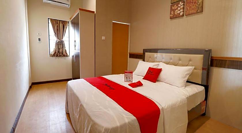 RedDoorz Plus near Universitas Sumatera Utara