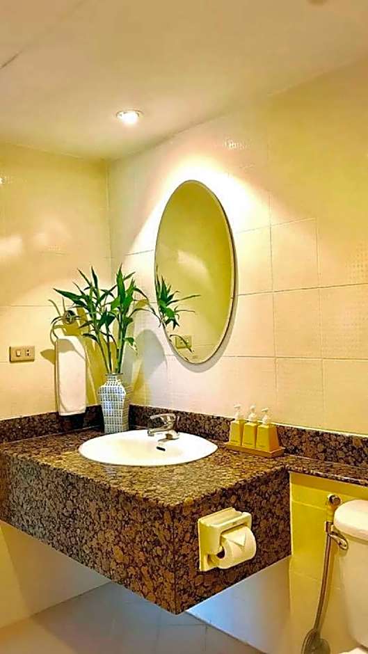 Surin Bay Inn (East Sun Properties Co., Ltd.)