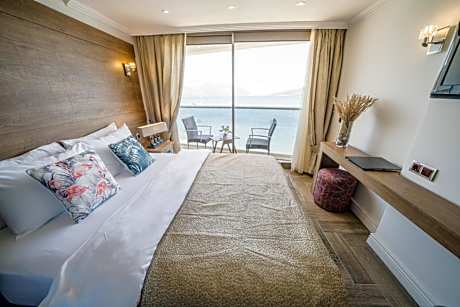 Standard Room with Direct Sea View