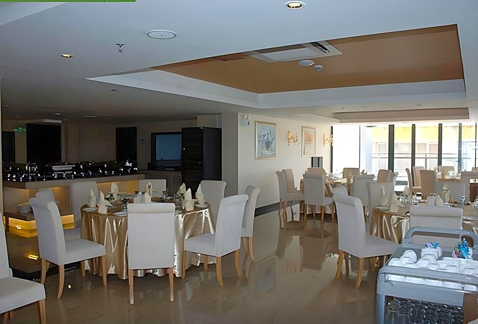 Esperado Lake View Hotel