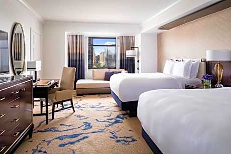 Queen Room with City View and Tub - Mobility and Hearing Accessible