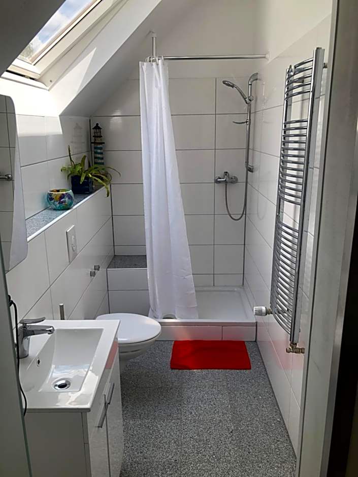 Lazarus Hotel & Restaurant