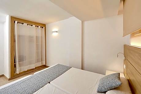 One-Bedroom Apartment with Sea View and Terrace