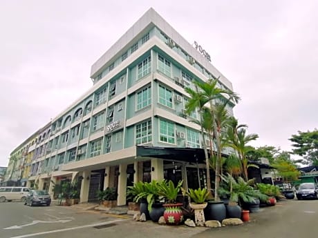 OYO 89411 900 Inn